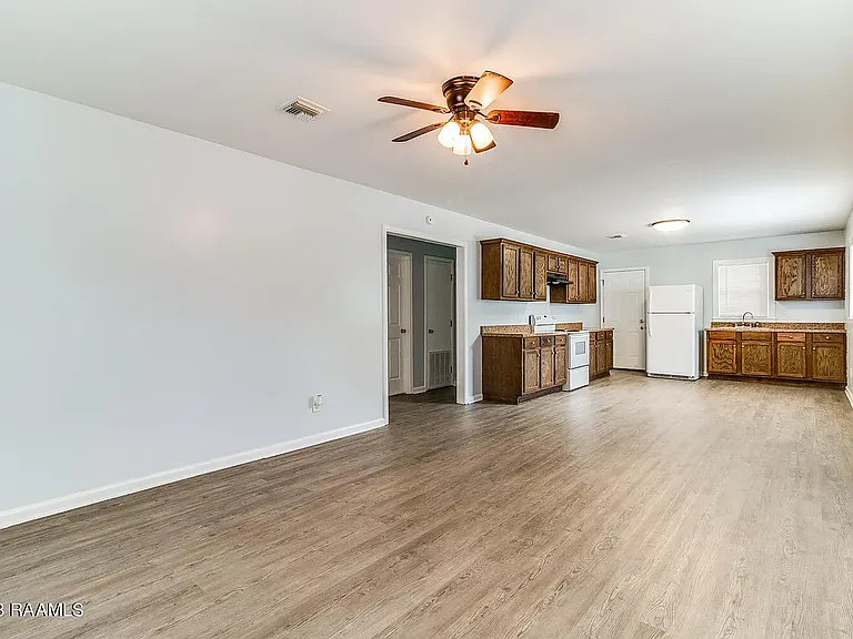 402 Sunset Dr — Photo 4