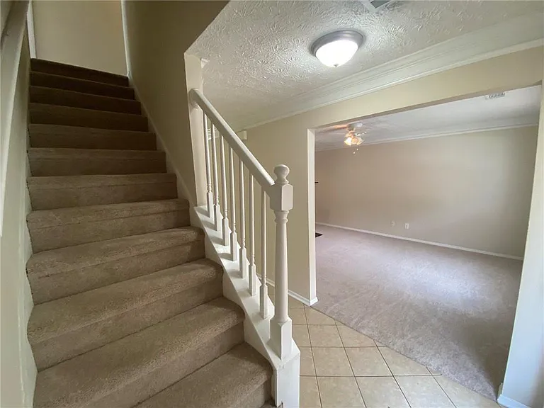 1325 Old Victorian Ct — Photo 2