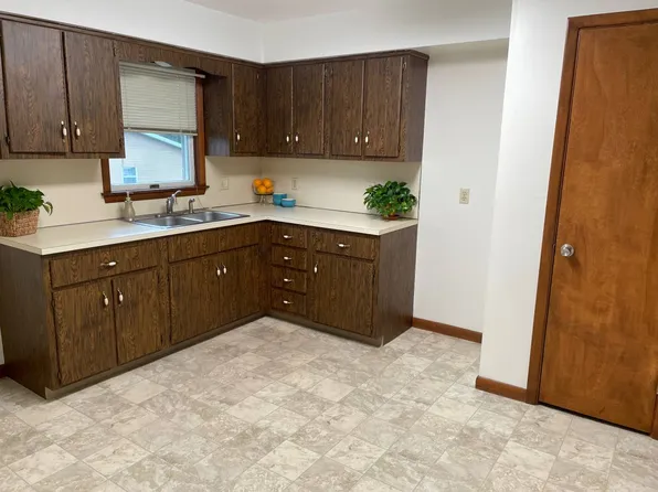 200 Kennedy Dr APT 3, Archbald, PA 18403