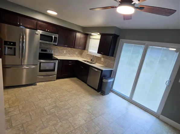 18503 Bittersweet St, Fraser, MI 48026