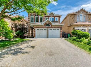 22 Sweet Briar Ln, Brampton, ON L6Z4V3