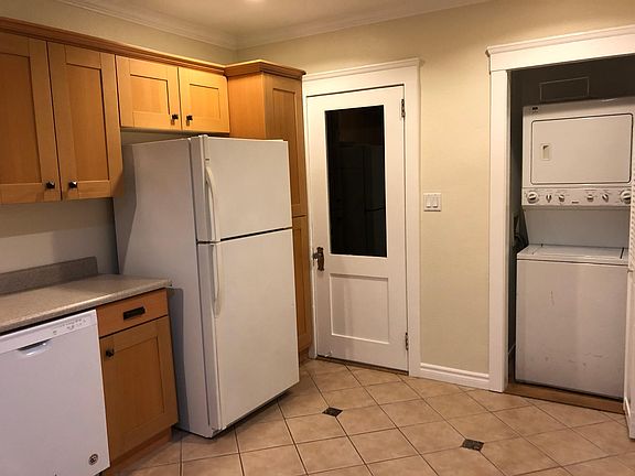 4th image of 3722 33rd St