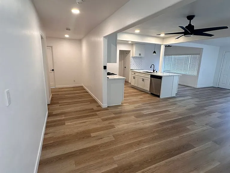6249-6253 Mary Lane Dr — Photo 25