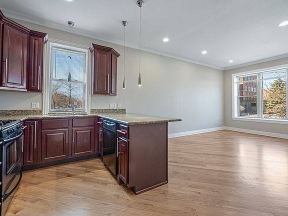 3rd image of 2841 W Cortez St #1