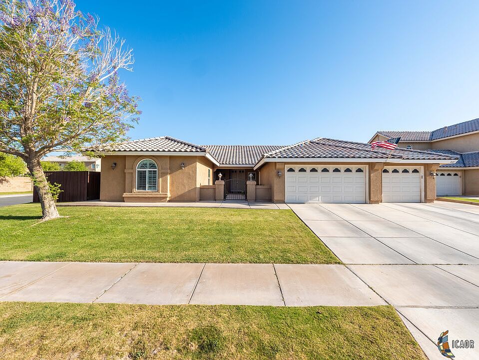1st image of 2687 Sandalwood Dr
