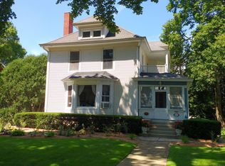 1011 W Main St, Lake Geneva, WI 53147