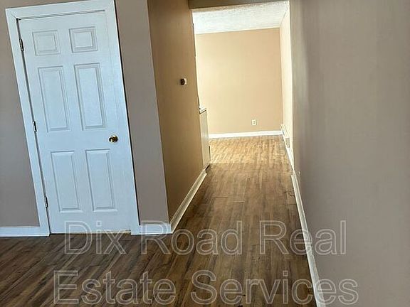 4th image of 829 Maple Ave APT 1