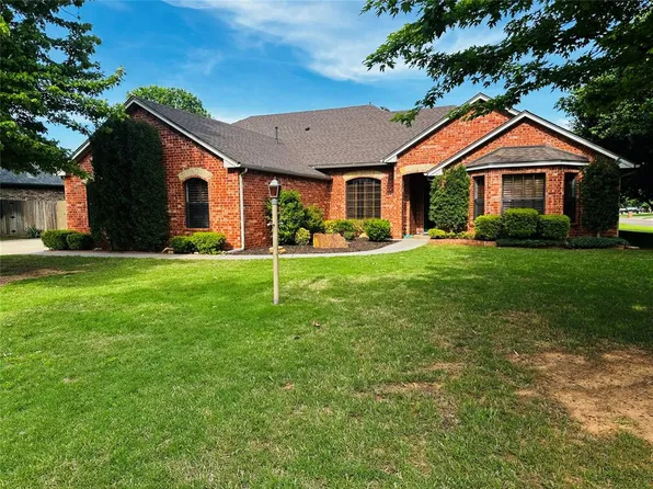 200 Foxridge, Elk City, OK 73644