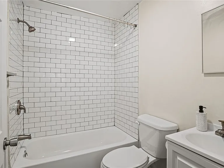 409 S Aurora St — Photo 18