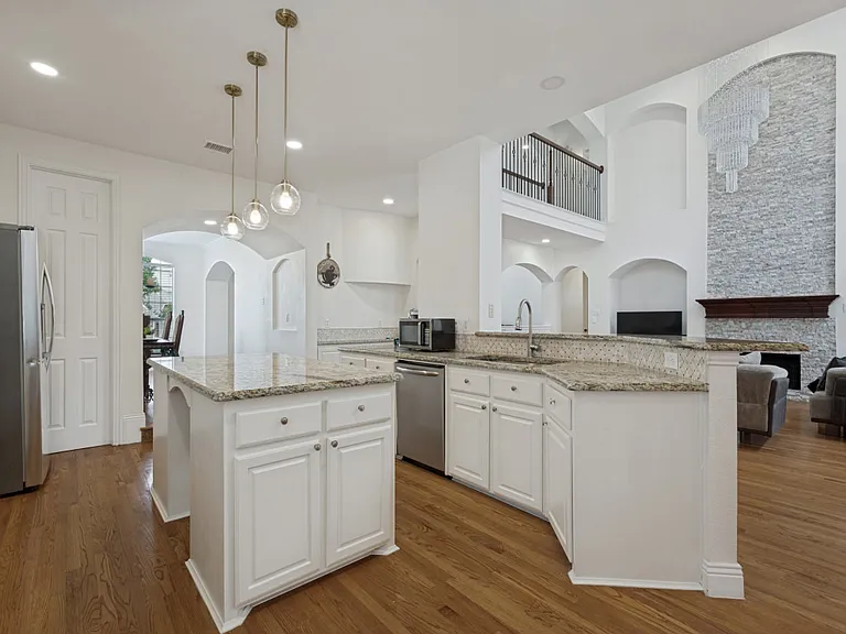 729 Driftwood Dr — Photo 11
