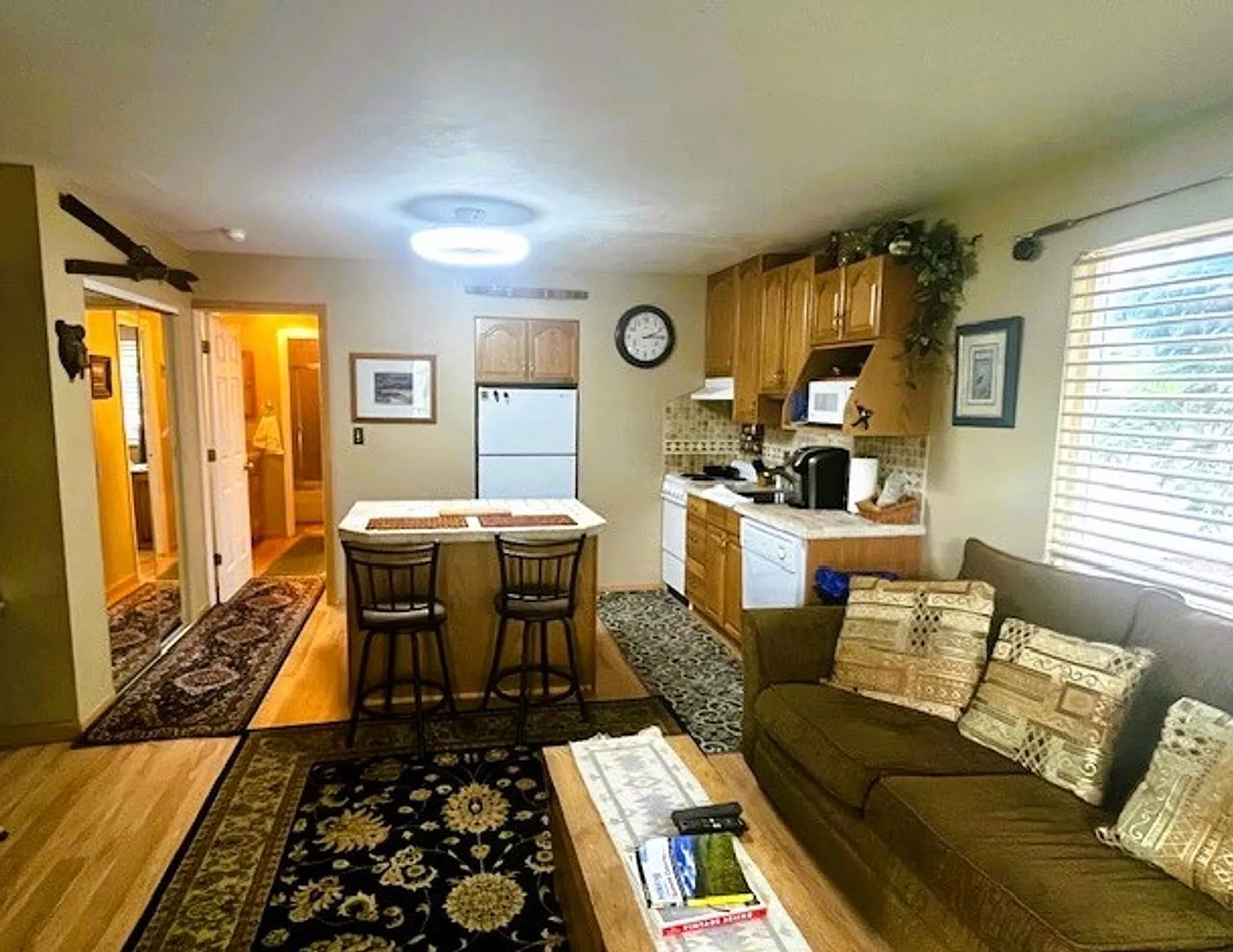 Winter Seasonal Rental- Summit Yacht Club 07 — Photo 3