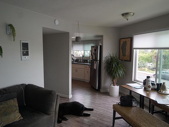 4th image of 3970 Crown Point Dr APT A