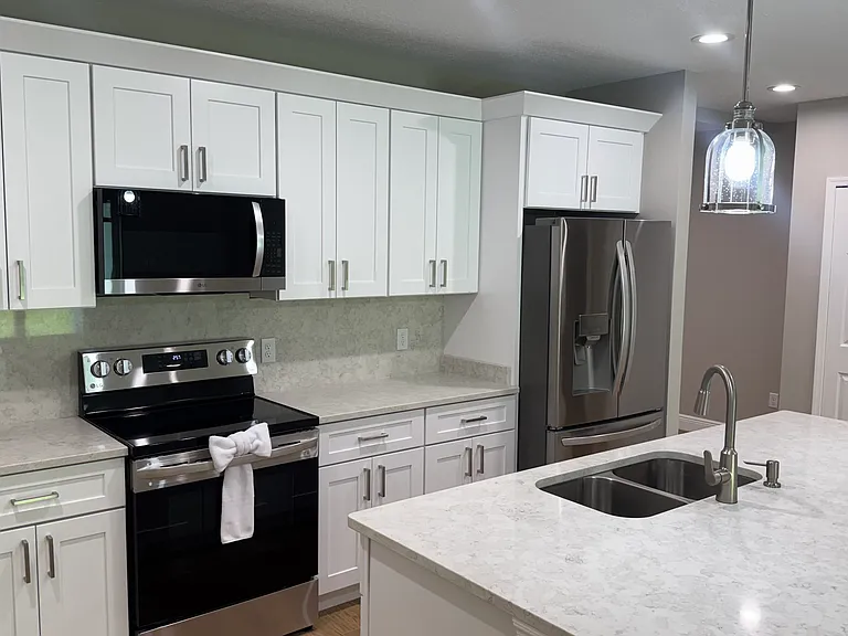 2232 Fernwood St #A — Photo 3