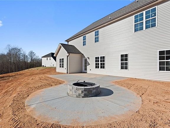 5th image of 393 Enclave Dr
