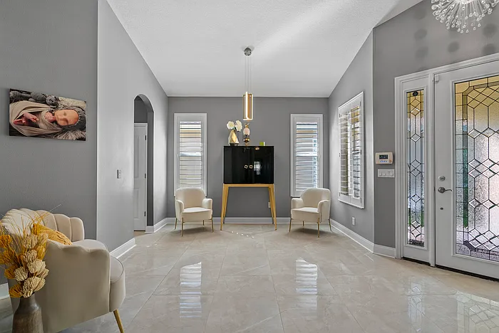 10602 Rochester Way — Photo 4