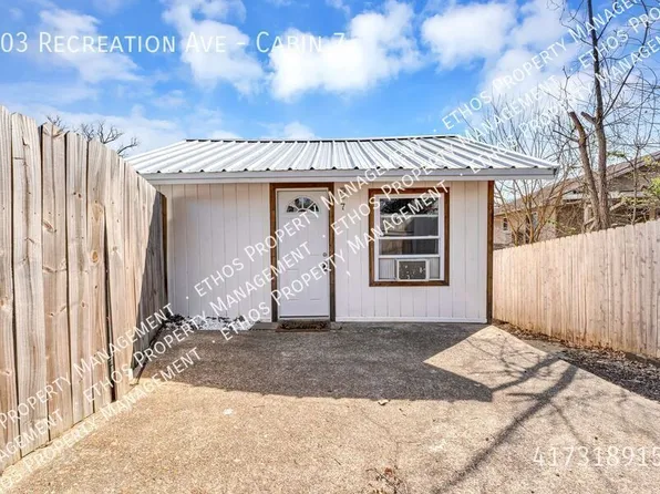 203 Recreation Ave Cabin 7, Rockaway Beach, MO 65740