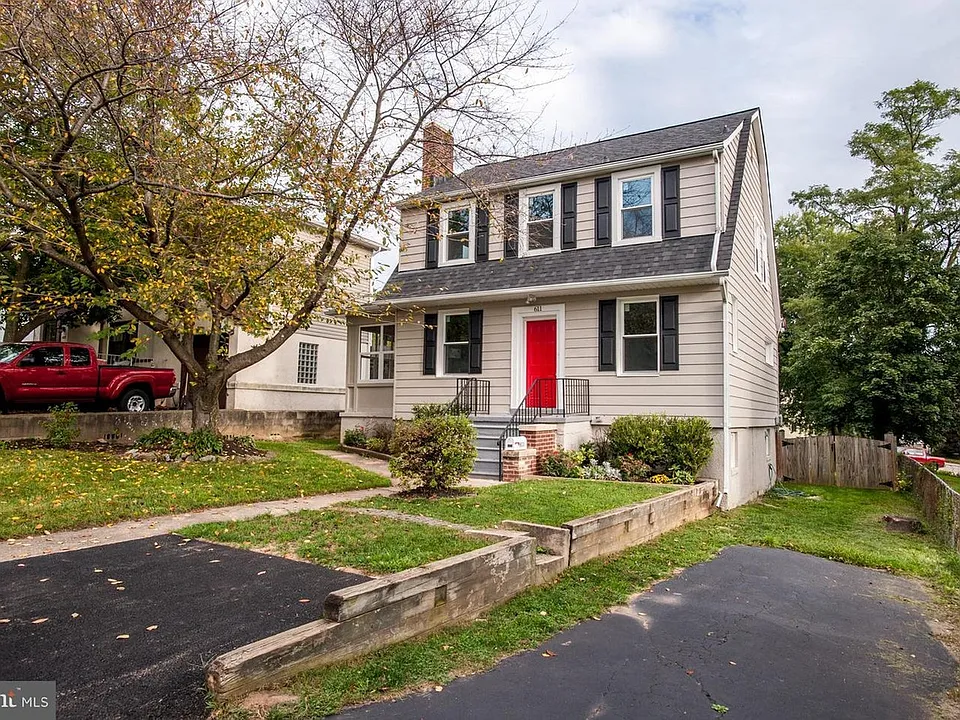 611 Hilltop Rd
