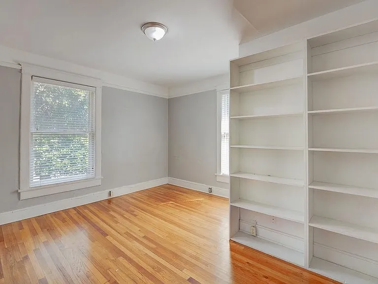 1319 Harbert Ave #3 — Photo 2