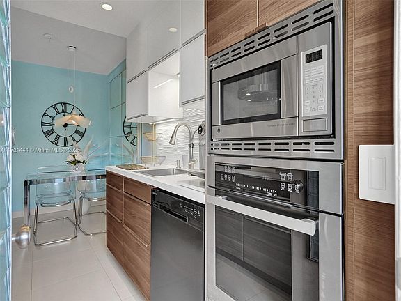 3rd image of 17001 NE 13th Ave APT 105
