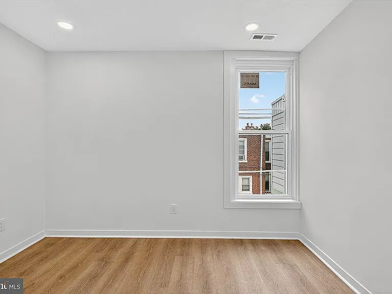 6737 N Smedley St — Photo 22