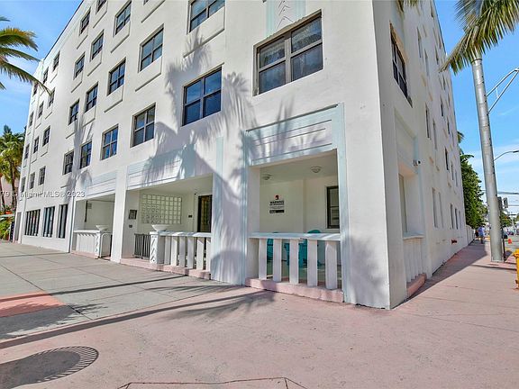 2nd image of 1390 Ocean Dr APT 306