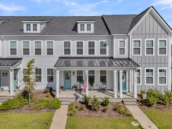 766 Blueway Ave, Summerville, SC 29486