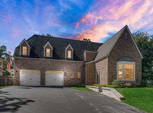 323 W Crystal Lake Ave, Crystal Lake, IL 60014