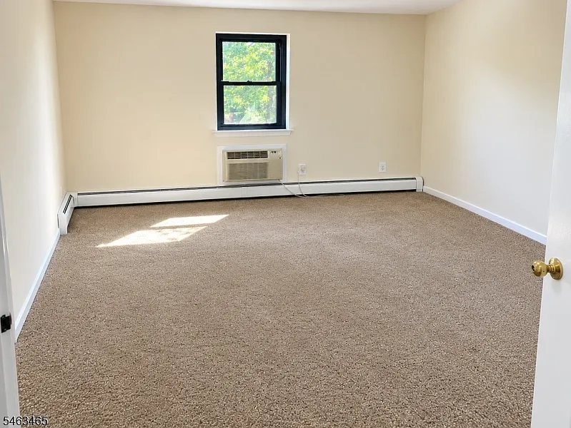1041 Ridge St — Photo 4