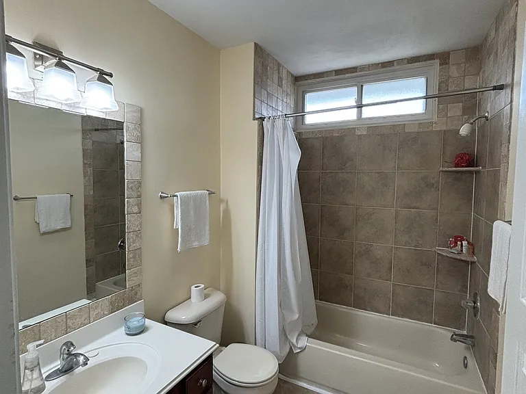 2432 N Illinois St #2 — Photo 8