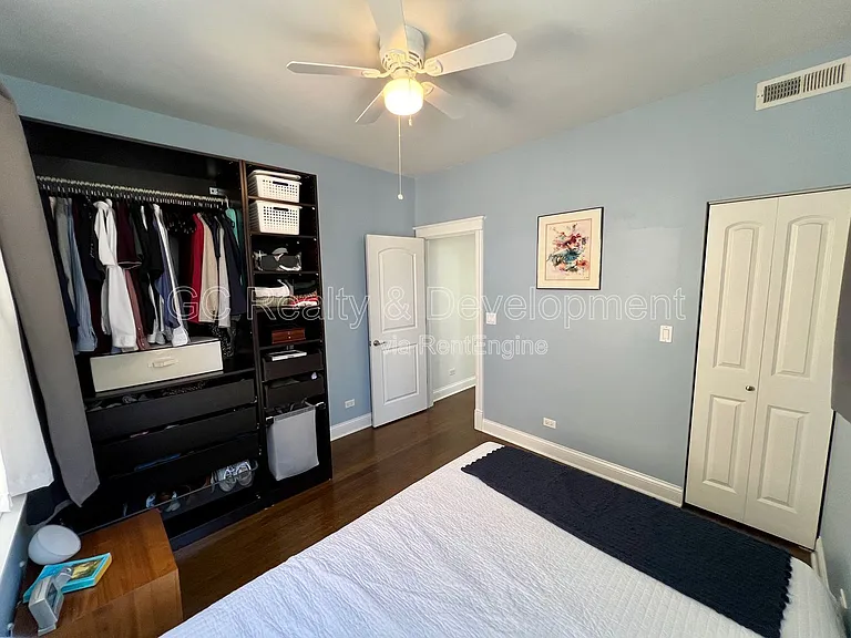 2702 W Cortland St #3 — Photo 8