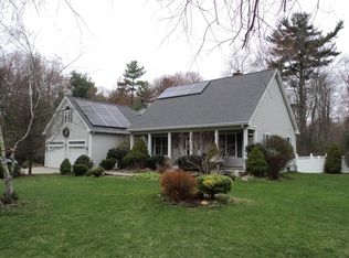 25 Foxwood Ln, Uxbridge, MA 01569