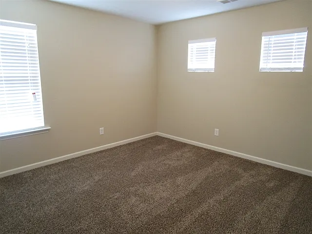 406 Howell Xing — Photo 19
