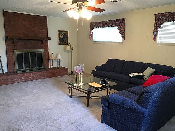 3rd image of 1331 Walton Rd