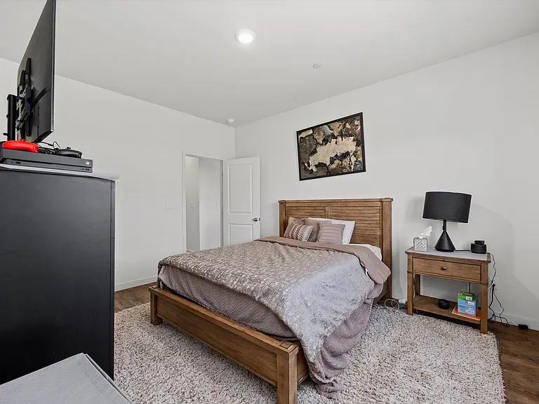 815 Gilsum Ct — Photo 41