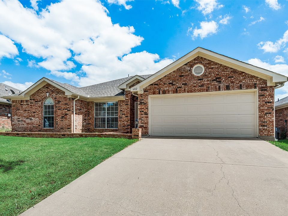 1st image of 602 Joy Ln