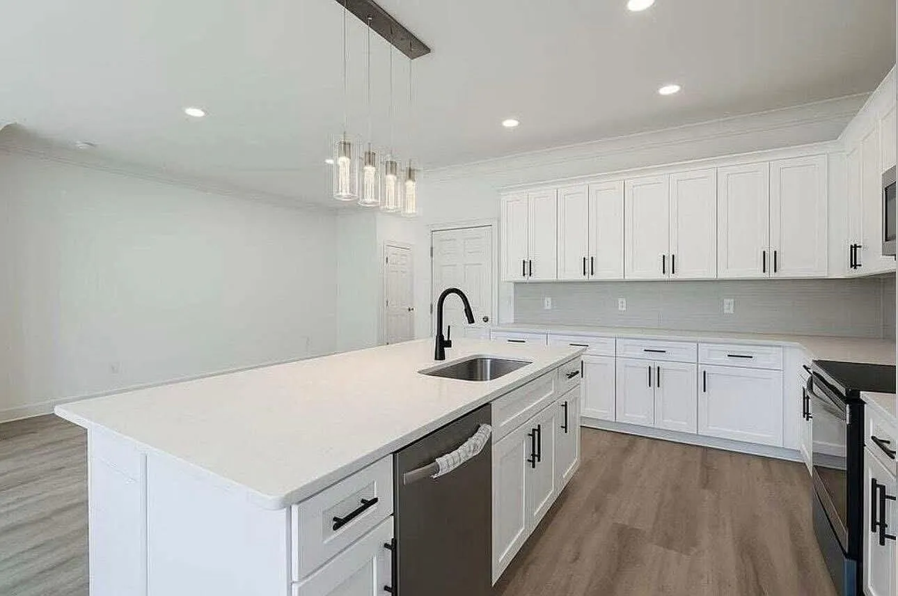 3 bed, 2.5 bath, 1900 sqft, $3,000 — Photo 4