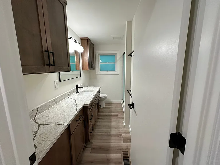1019 Wilson St — Photo 23