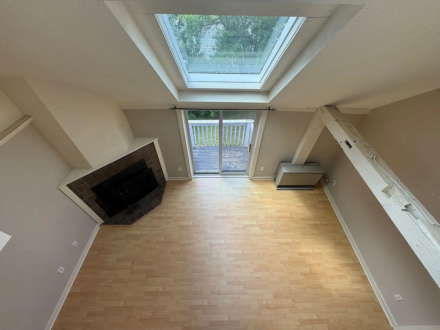 2 bedroom with loft in downtown Quechee — Photo 4