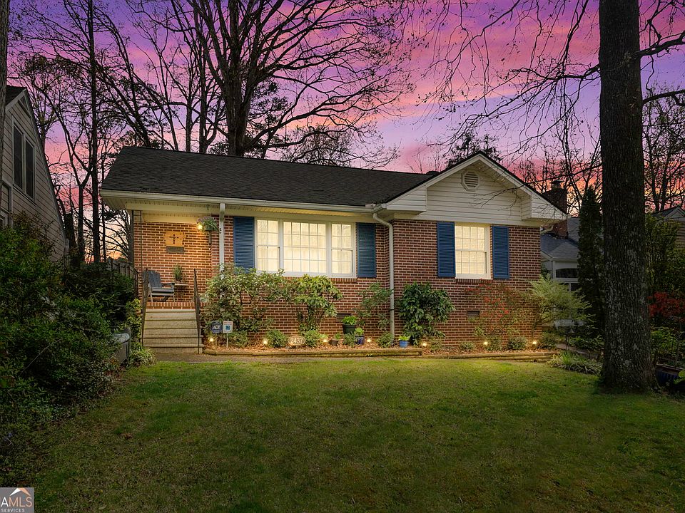 1st image of 2437 W Woodland Cir