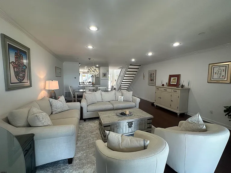 2204 East Dr #2204 — Photo 13