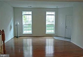 4th image of 2557 Eastbourne Dr #264