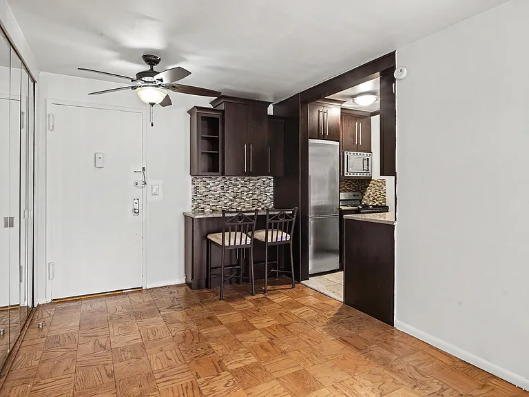 201 E 36th St #11G — Photo 3