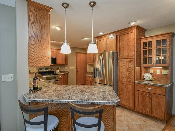 5th image of 8317 W 42nd St