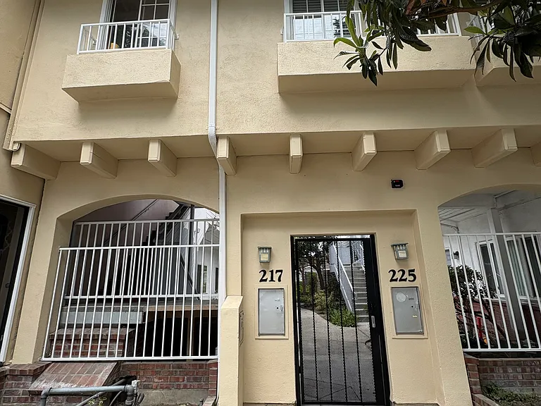 217 E Taylor St — Photo 25