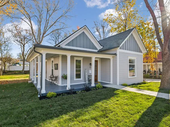 203 N Charlotte St, Dickson, TN 37055