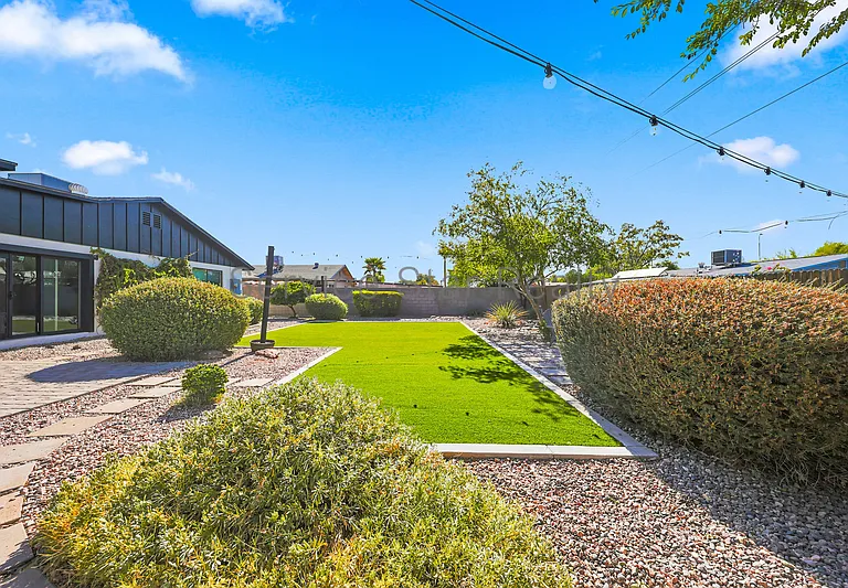 2162 E Concorda Dr — Photo 40