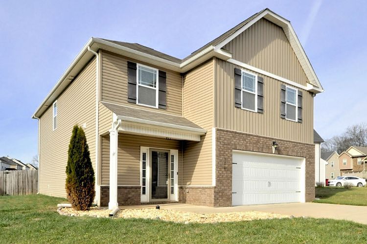 1st image of 904 Cherry Blossom Ln