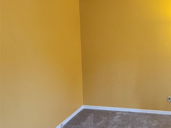 2nd image of 15689 Muskingum Blvd