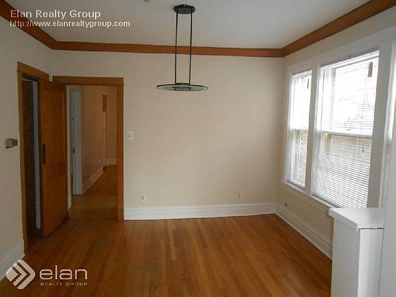 4th image of 821 Mulford St APT 2