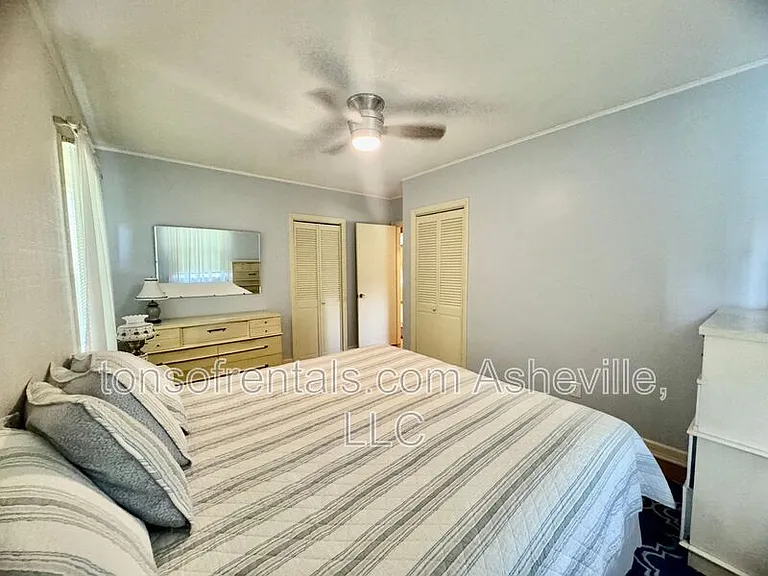 900 Hebron Rd — Photo 16